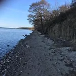Na Klifie 16 *