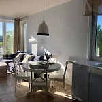 Na Klifie 16 *