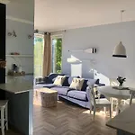 Na Klifie 16 *